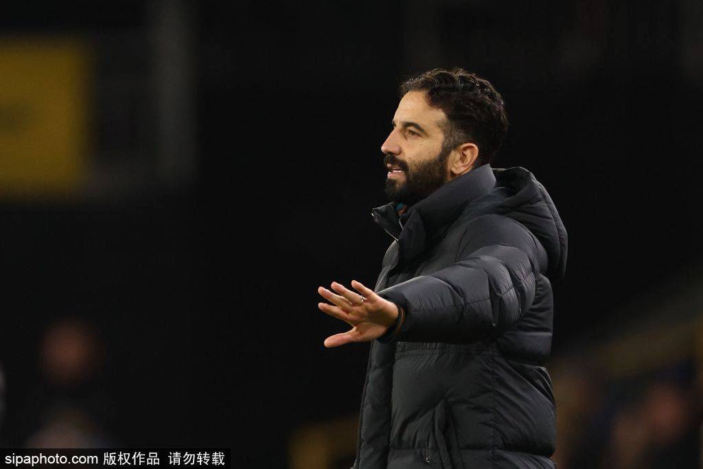 如果鲁本·阿莫林最终满足球迷的期望，曼联可能会如何排阵